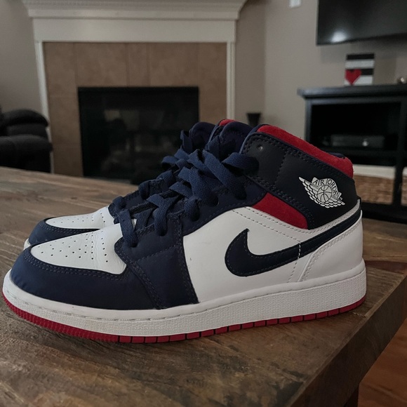 Jordan 1 Mid GS USA Olympic - Picture 1 of 4